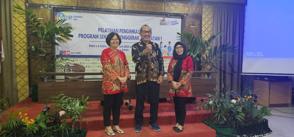 Narasumber Pelatihan Pengimbasan Program Sekolah Penggerak Angkatan 1 Kepulauan Riau